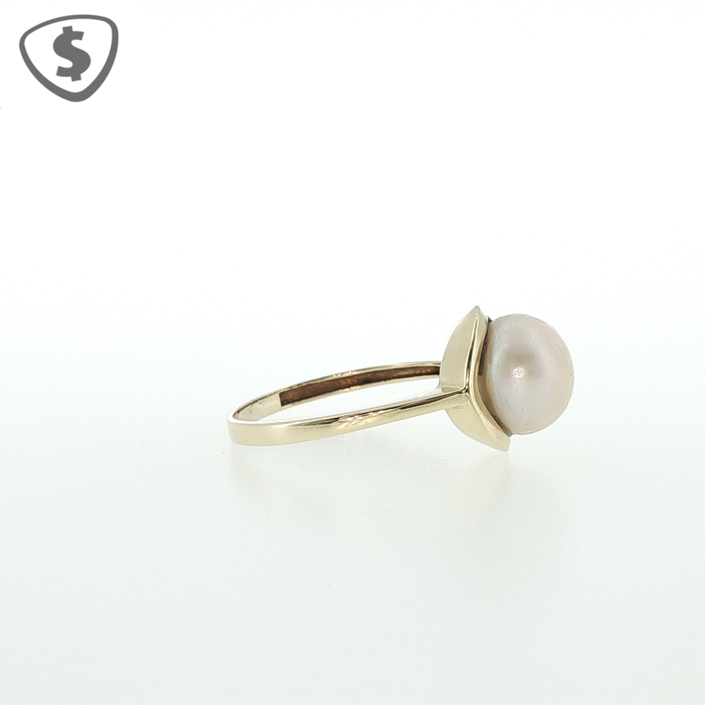 9ct Yellow Gold Pearl Solitaire Ring