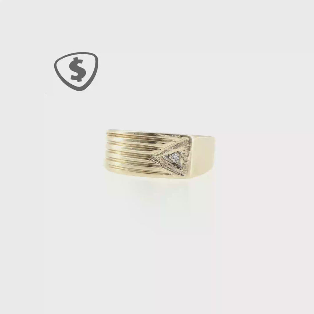 9ct Yellow Gold Signet Ring with Grooved Detailing