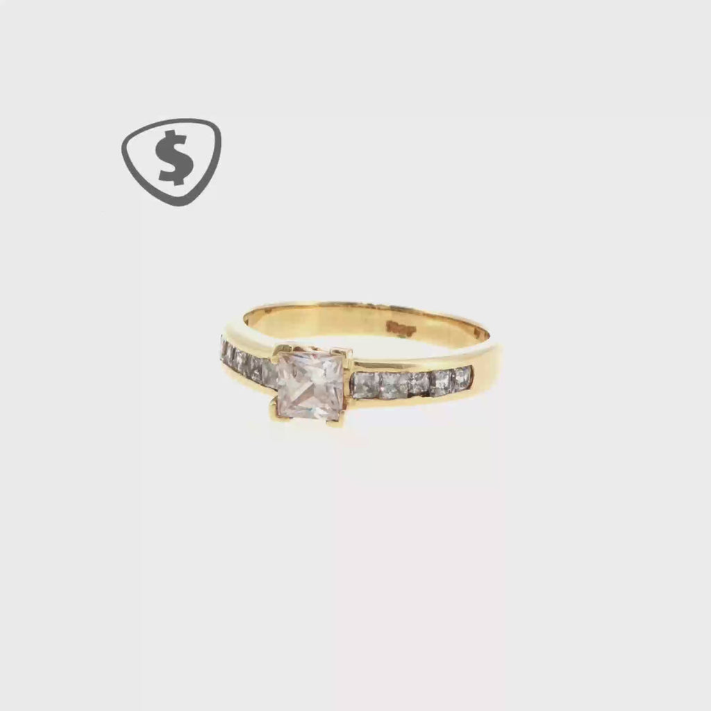 Princess Cut Diamond Ring in 18ct Yellow Gold
